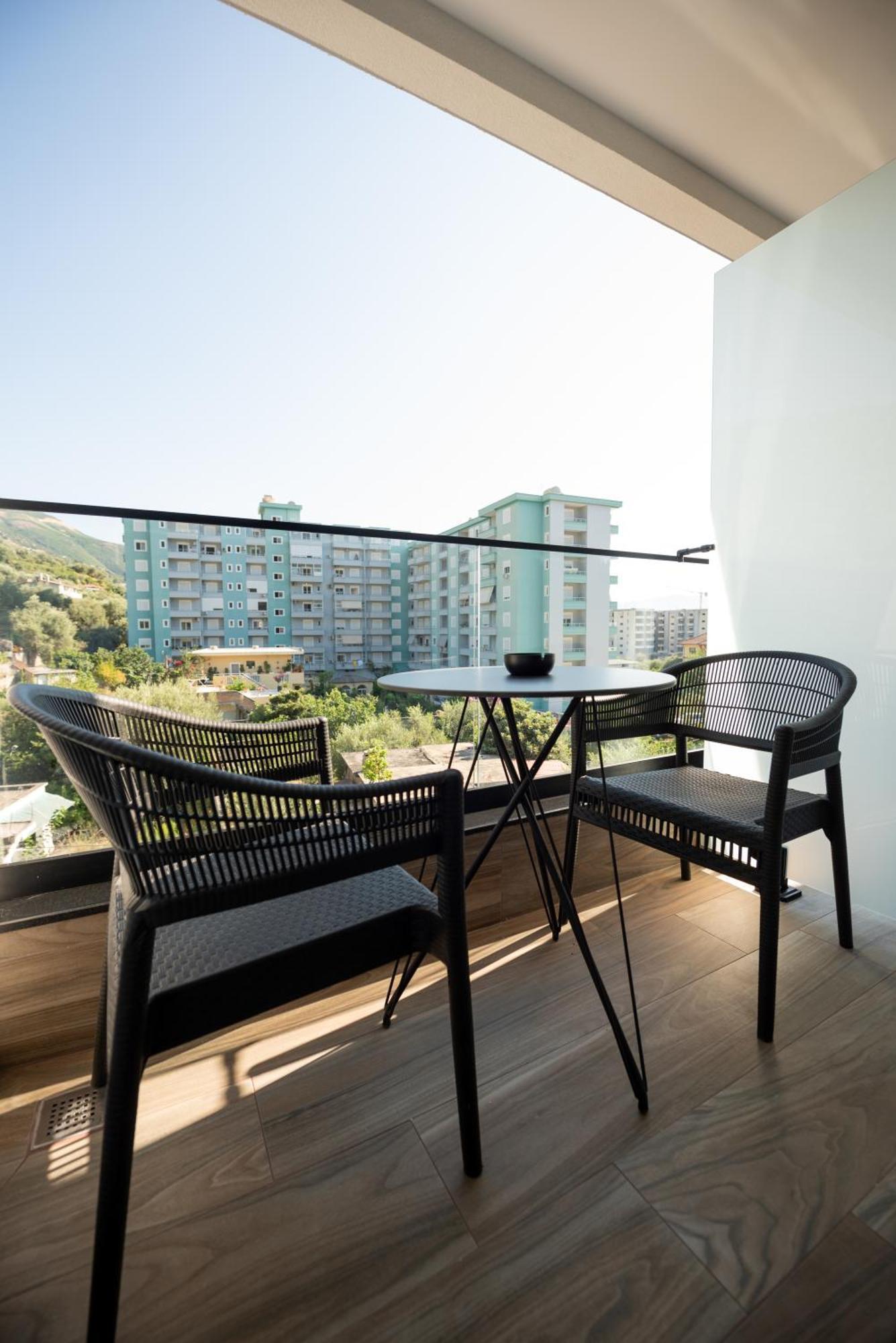 Calma Boutique Hotel Vlore Exterior photo