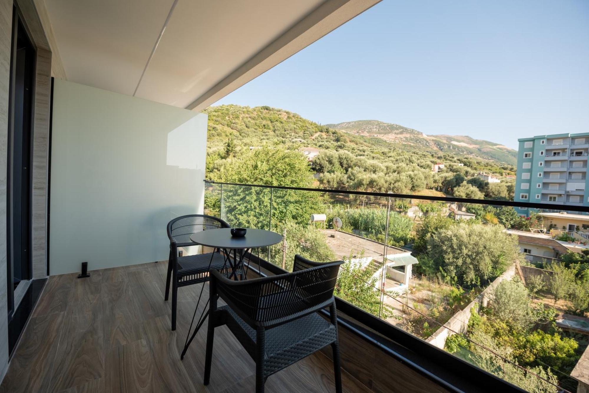Calma Boutique Hotel Vlore Exterior photo