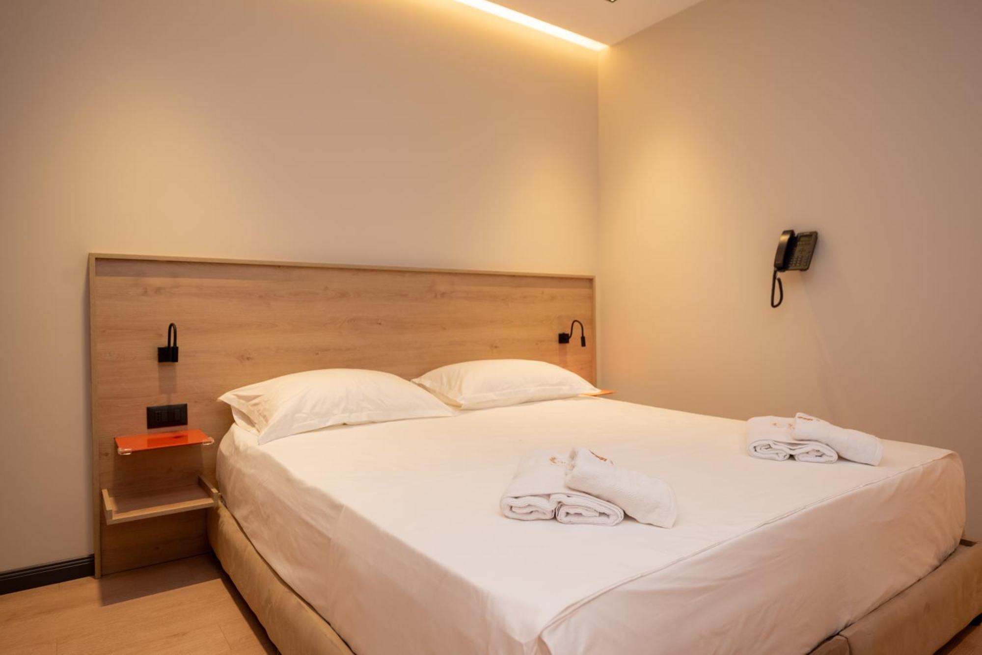 Calma Boutique Hotel Vlore Exterior photo