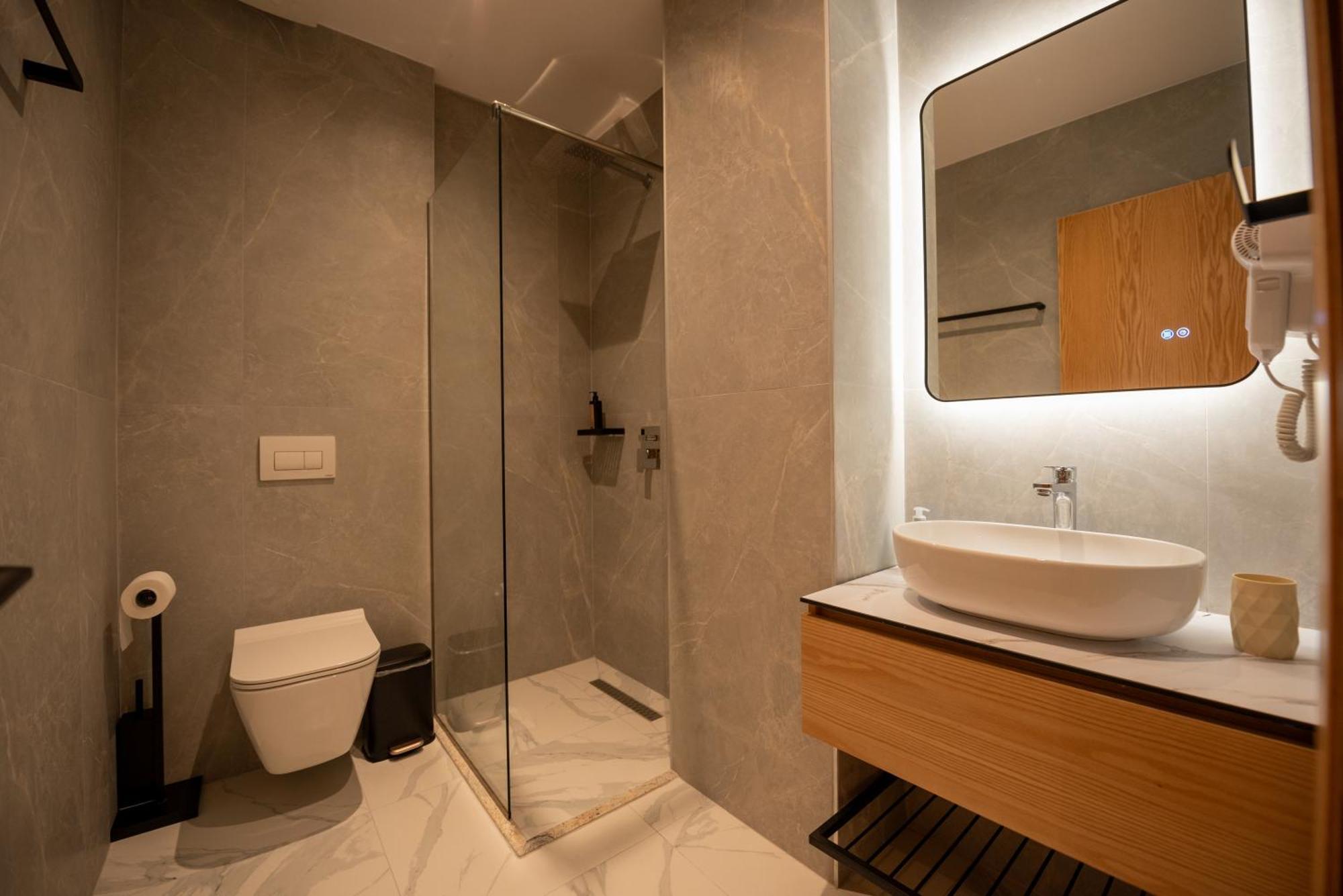 Calma Boutique Hotel Vlore Exterior photo