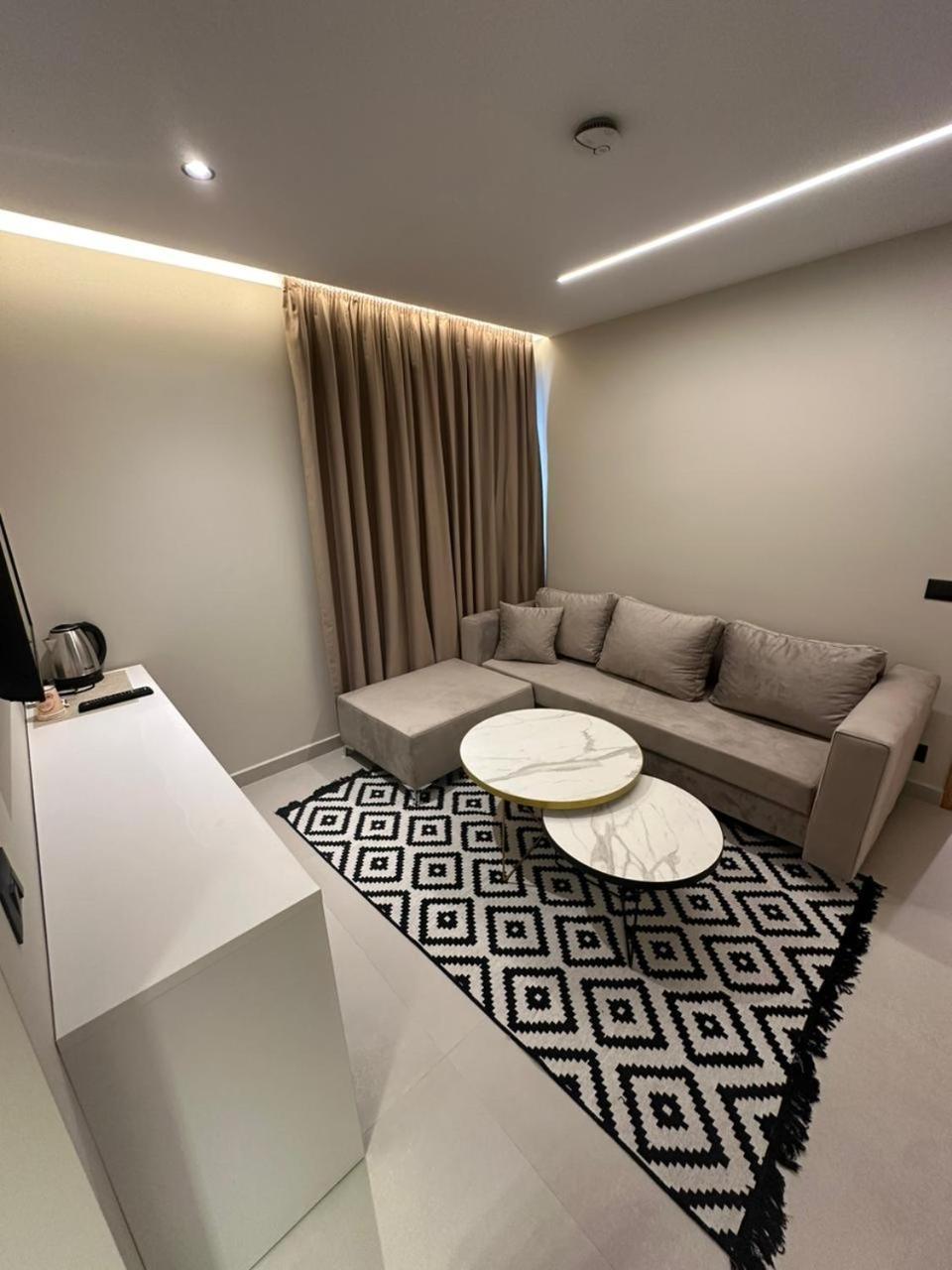 Calma Boutique Hotel Vlore Exterior photo
