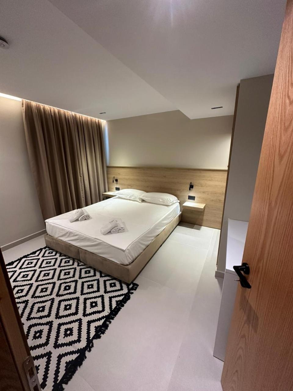 Calma Boutique Hotel Vlore Exterior photo