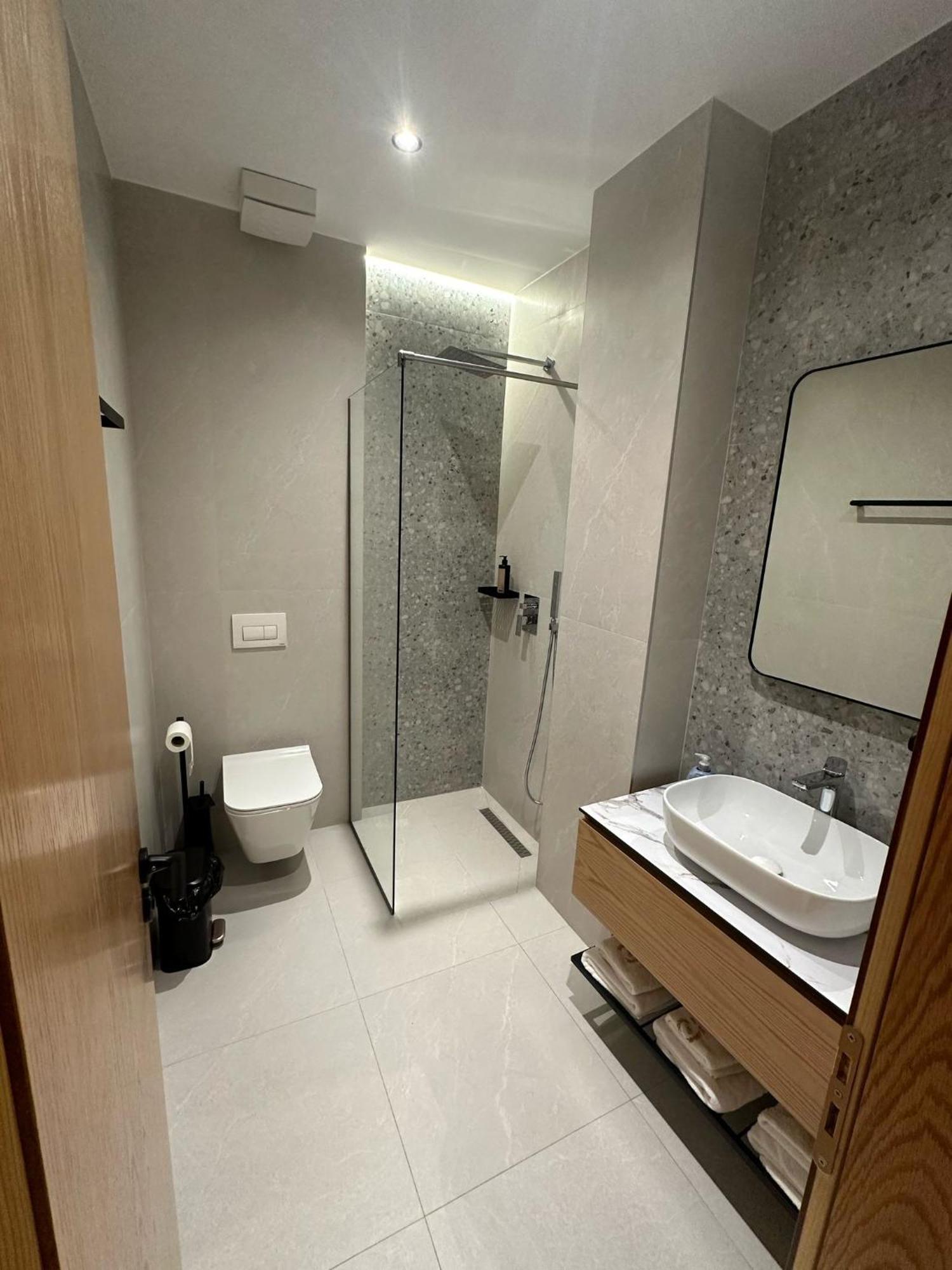 Calma Boutique Hotel Vlore Exterior photo